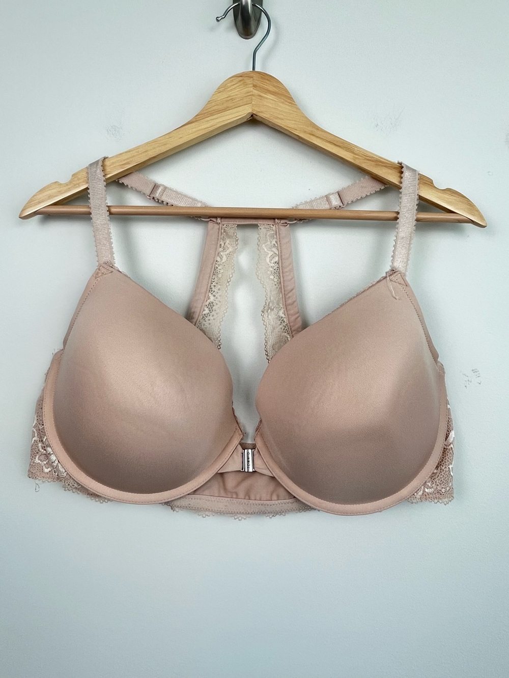 Torrid Curve light beige front close padded lace racerback bra, 40DD.